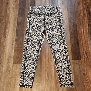 Zyia Snow Leopard Brilliant Hi-Rise Leggings With Side Stash Pockets